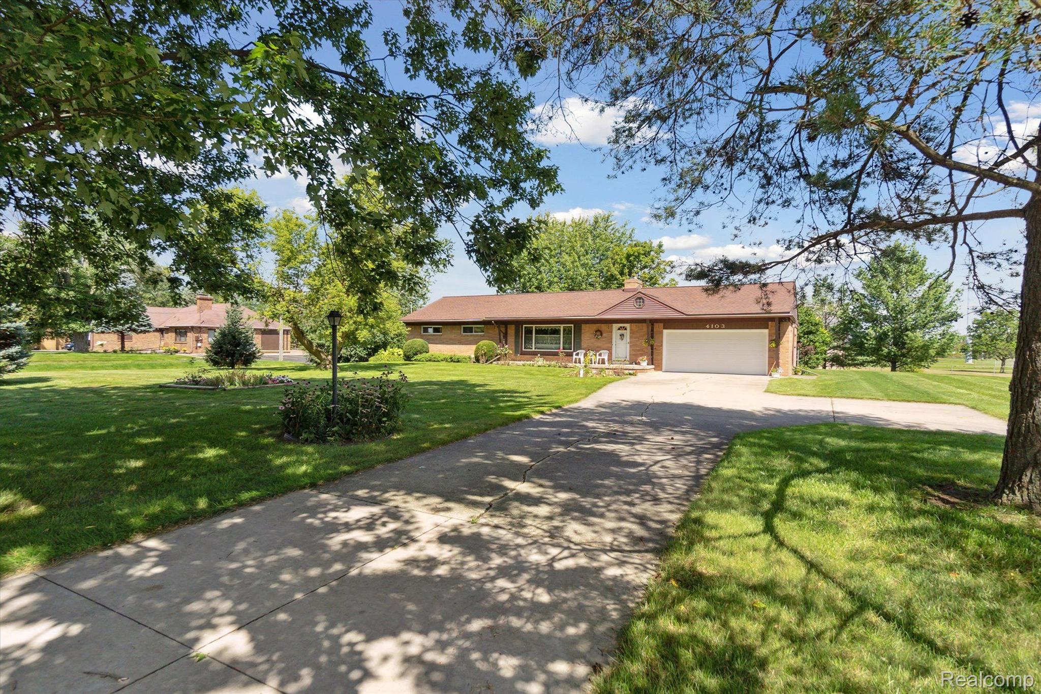4103 Lapeer Road Burton, MI 48509 - Photo 2 of 15 Gallery Image 2