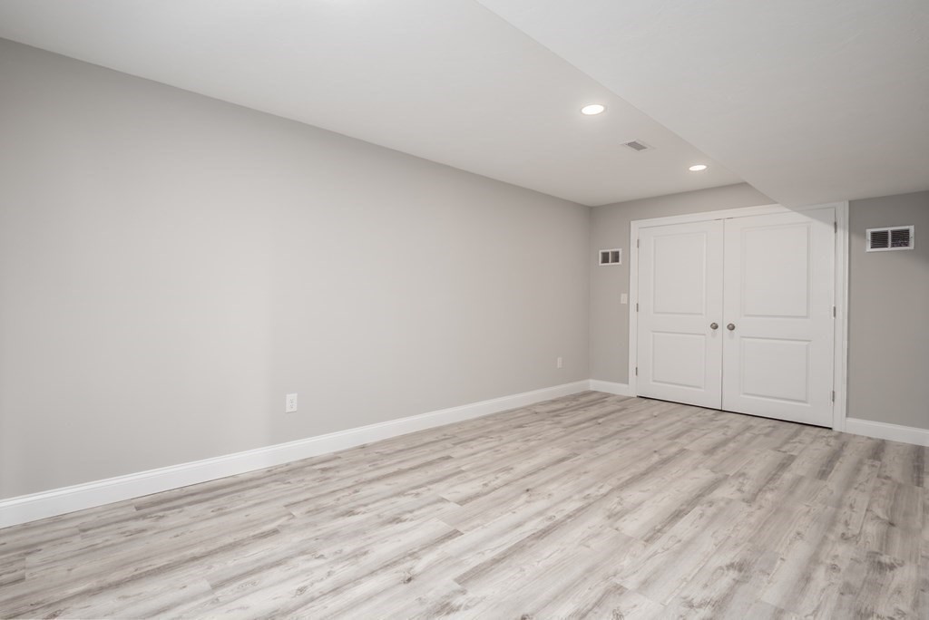 23 Burncoat Heights Worcester, MA 01606 - Photo 22 of 40