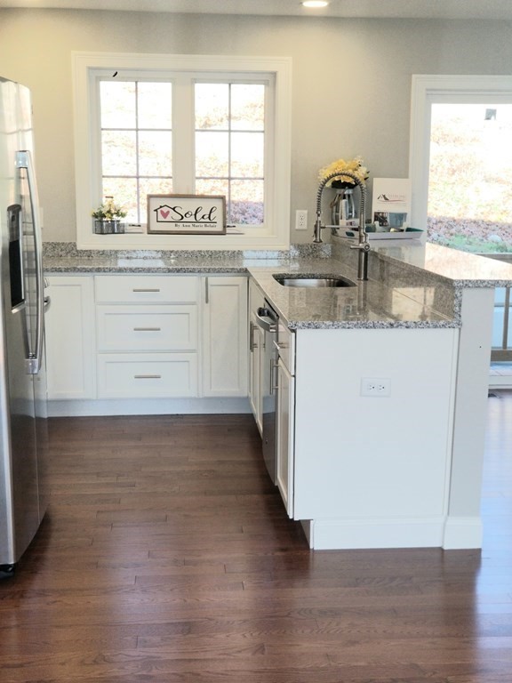 23 Burncoat Heights Worcester, MA 01606 - Photo 3 of 40