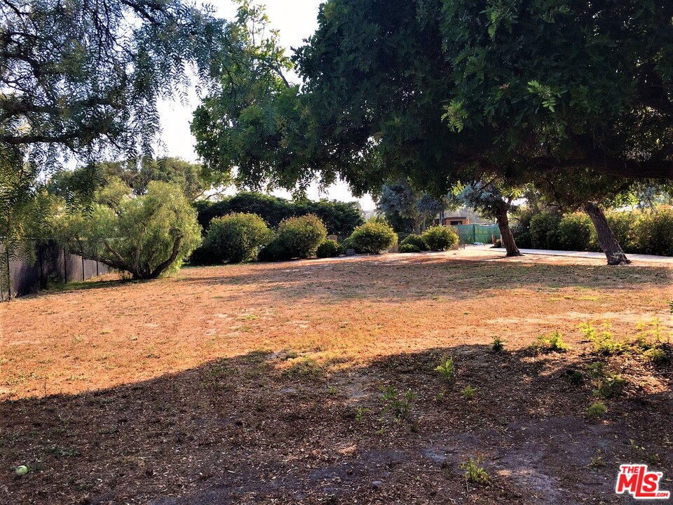 6856 Wildlife Road Malibu, CA 90265 - Photo 7 of 9