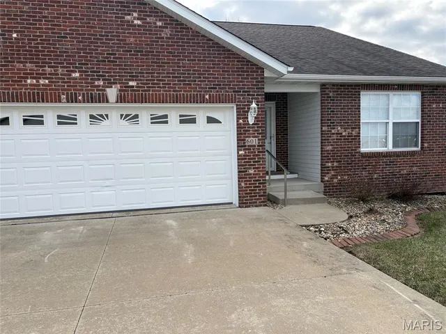 $255,000 | 601 Elizabeth Drive, Litchfield, IL 62056