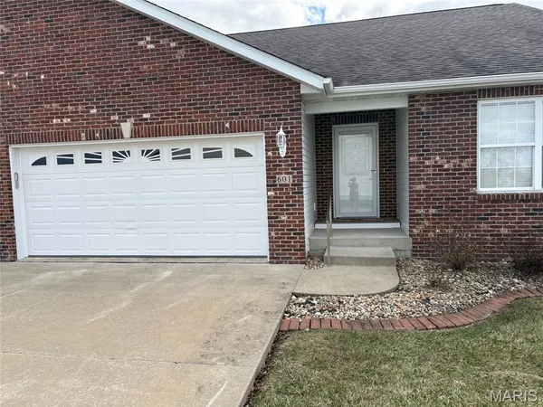 $255,000 | 601 Elizabeth Drive, Litchfield, IL 62056