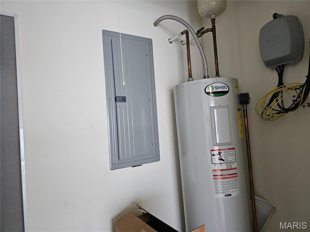 601 Elizabeth Drive Litchfield, IL 62056 - Photo 6 of 29