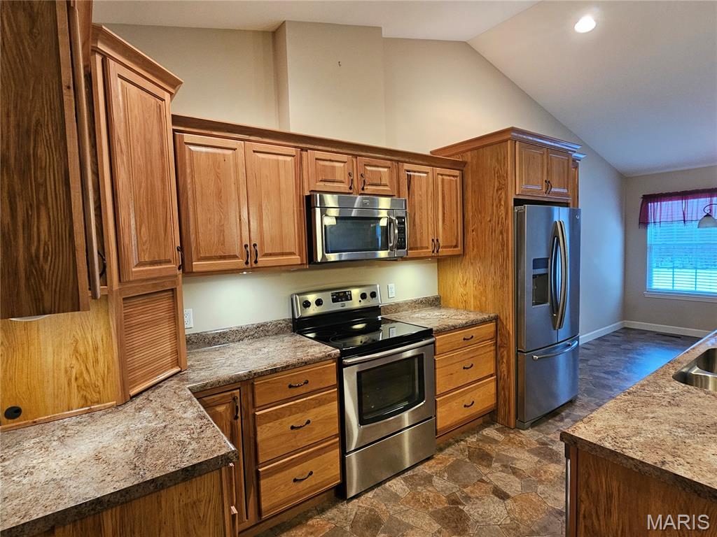 601 Elizabeth Drive Litchfield, IL 62056 - Photo 8 of 28