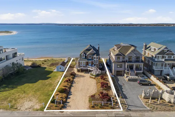 $4,750,000 | 688 Dune Road, West Hampton Dunes, NY 11978