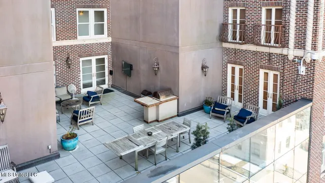 $1,250 | 308 East Pearl Street, Unit 1001, Jackson, MS 39201