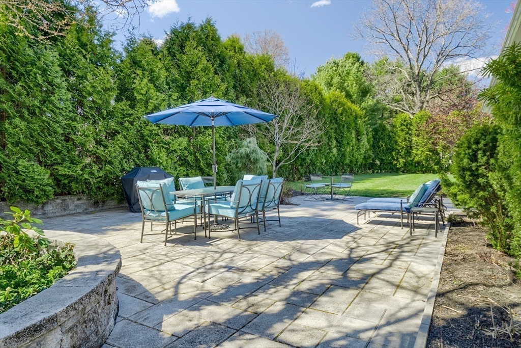 17 Oak Hill Road Worcester, MA 01609 - Photo 3 of 7 Gallery Image 3