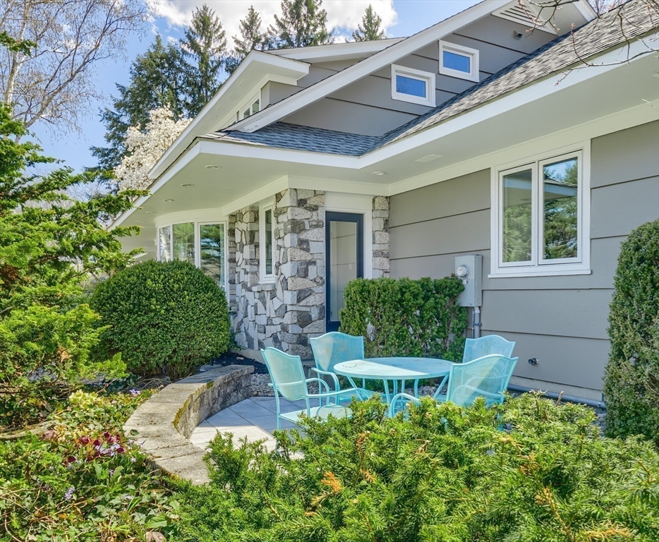17 Oak Hill Road Worcester, MA 01609 - Photo 6 of 7 Gallery Image 6