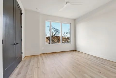 a view of a dirt yard