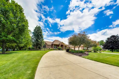 $1,100,000 | 31 Prairie Lane, Wayne, IL 60184