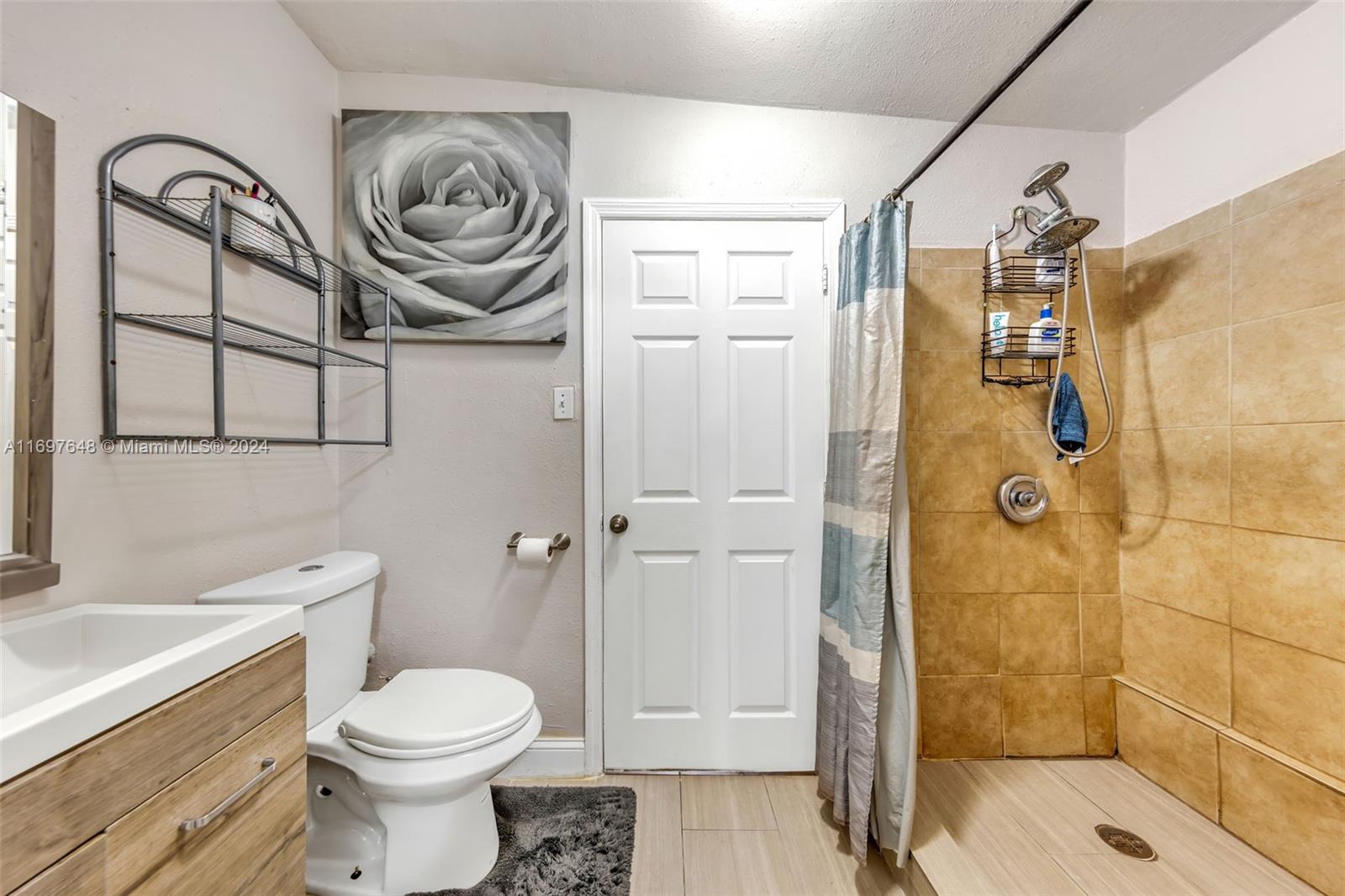107 Thomas Road West Park, FL 33023 - Photo 14 of 27 Primary Bathroom
