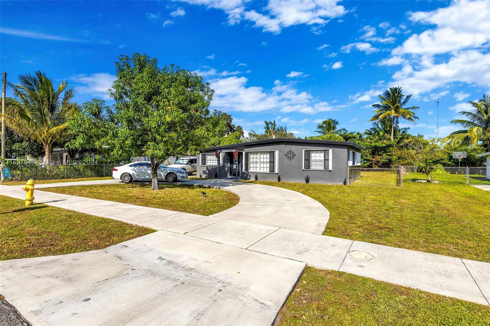 107 Thomas Road West Park, FL 33023 - Photo 2 of 27 Gallery Image 2
