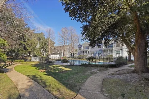 $285,000 | 605 Colbert Street, Unit 10, Mandeville, LA 70448