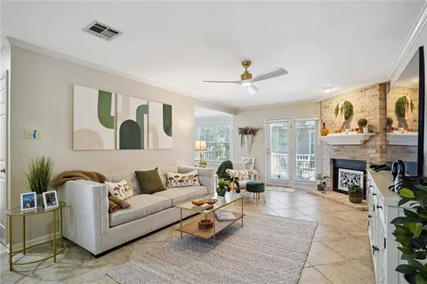 $285,000 | 605 Colbert Street, Unit 10, Mandeville, LA 70448