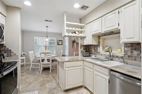 $285,000 | 605 Colbert Street, Unit 10, Mandeville, LA 70448