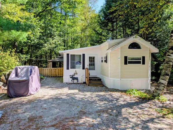 $260,000 | 7 Ledges Road, Unit AKA 79), Holderness, NH 03245
