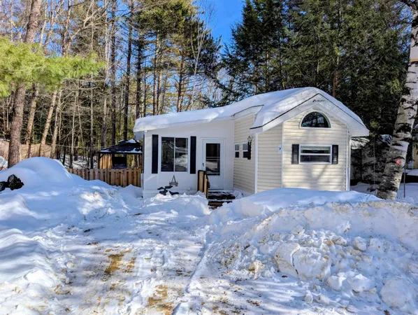 $260,000 | 7 Ledges Road, Unit AKA 79), Holderness, NH 03245