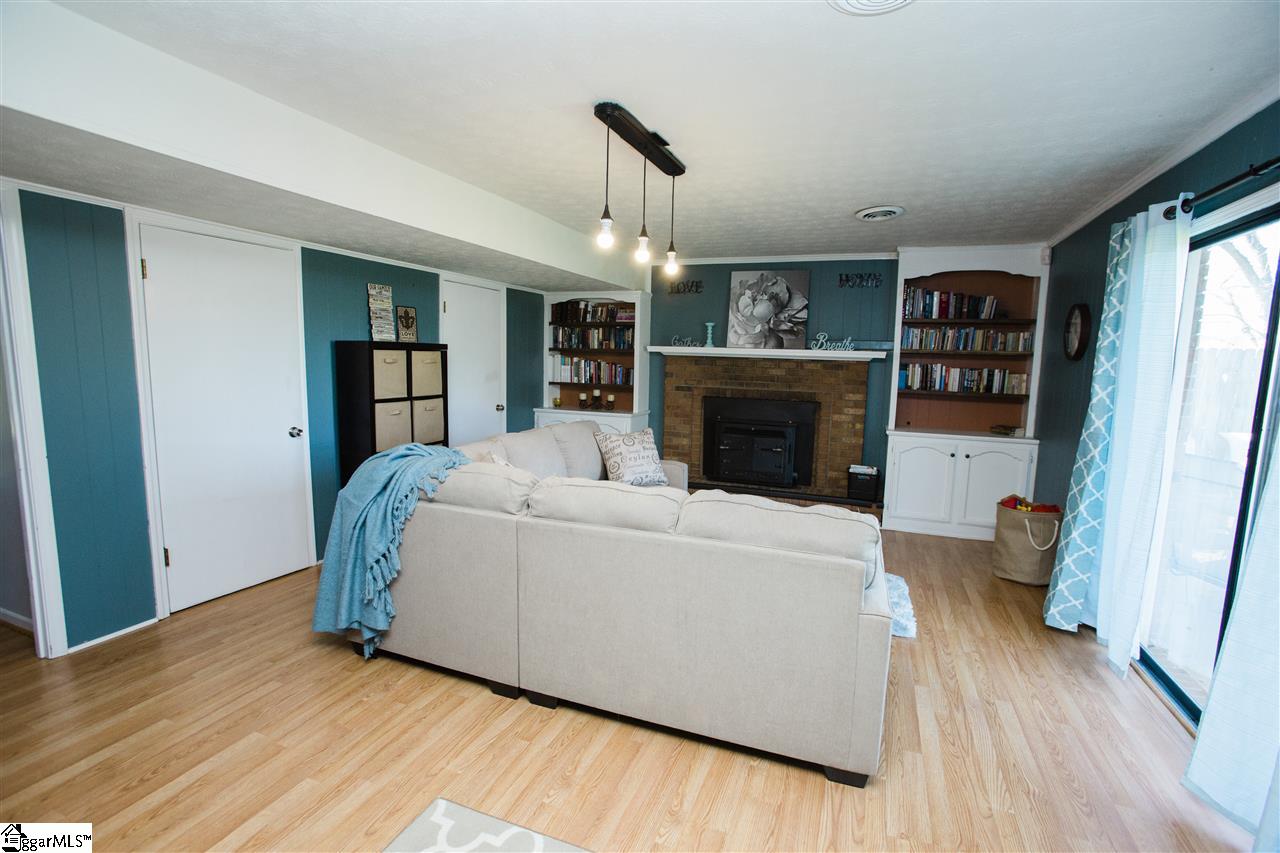 405 Brookmere Road Simpsonville, SC 29681 - Photo 11 of 24 Gallery Image 11