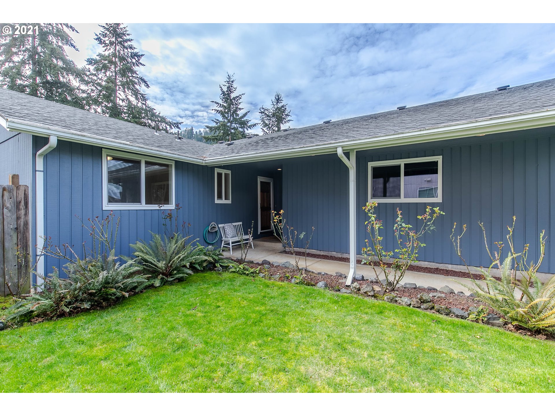 6785 Aster Street Springfield, OR 97478 - Photo 3 of 24