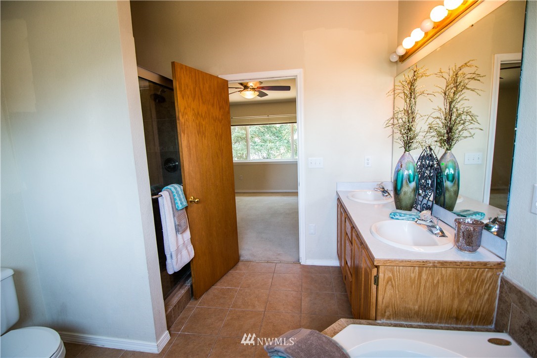 5929 Cherokee Loop Southeast Lacey, WA 98513 - Photo 14 of 25 Gallery Image 14