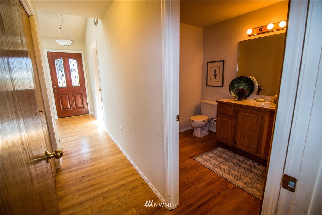 5929 Cherokee Loop Southeast Lacey, WA 98513 - Photo 4 of 25 Gallery Image 4