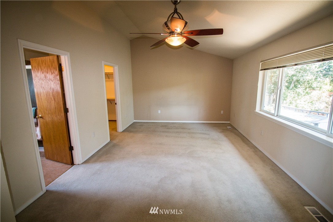 5929 Cherokee Loop Southeast Lacey, WA 98513 - Photo 10 of 25 Gallery Image 10