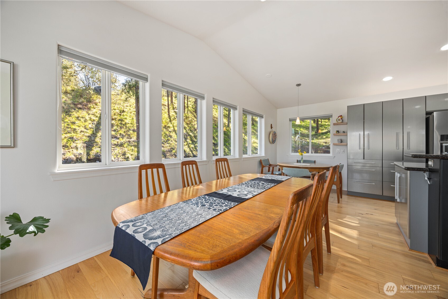 7379 Ridgeview Drive Chelan, WA 98816 - Photo 15 of 40