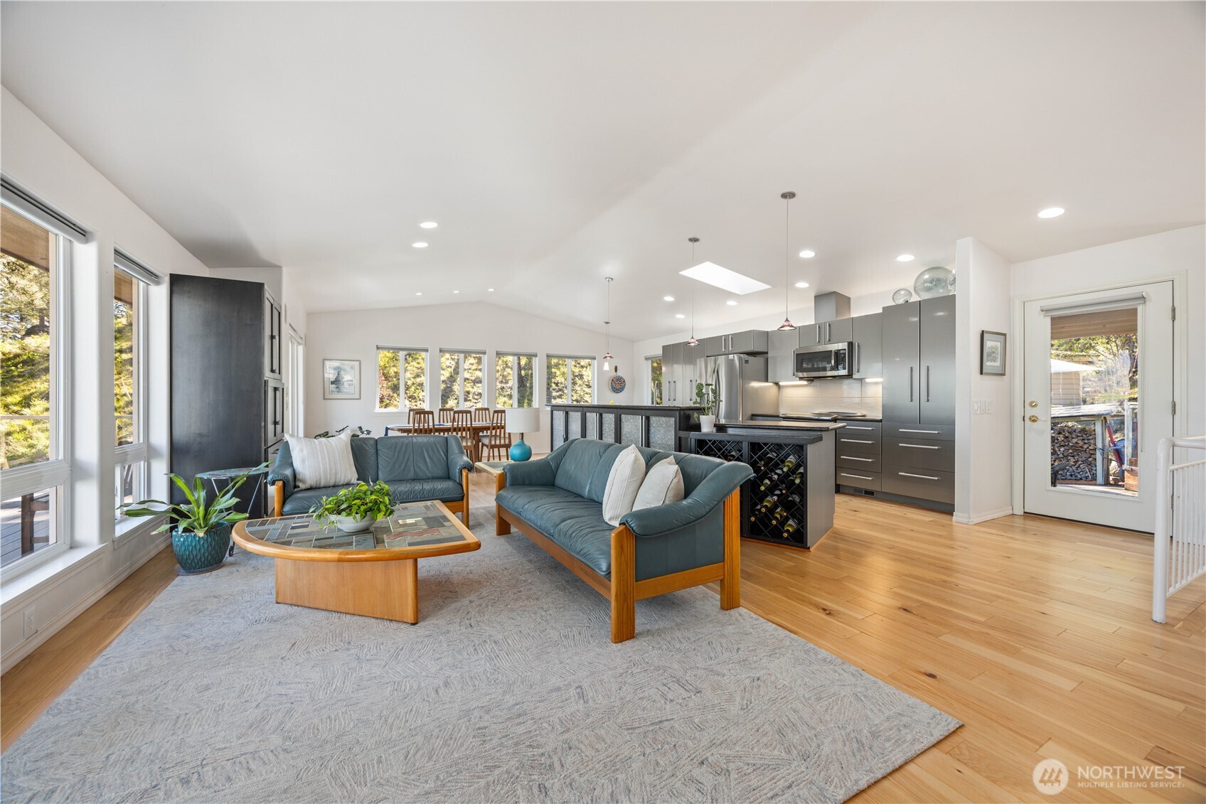 7379 Ridgeview Drive Chelan, WA 98816 - Photo 9 of 40