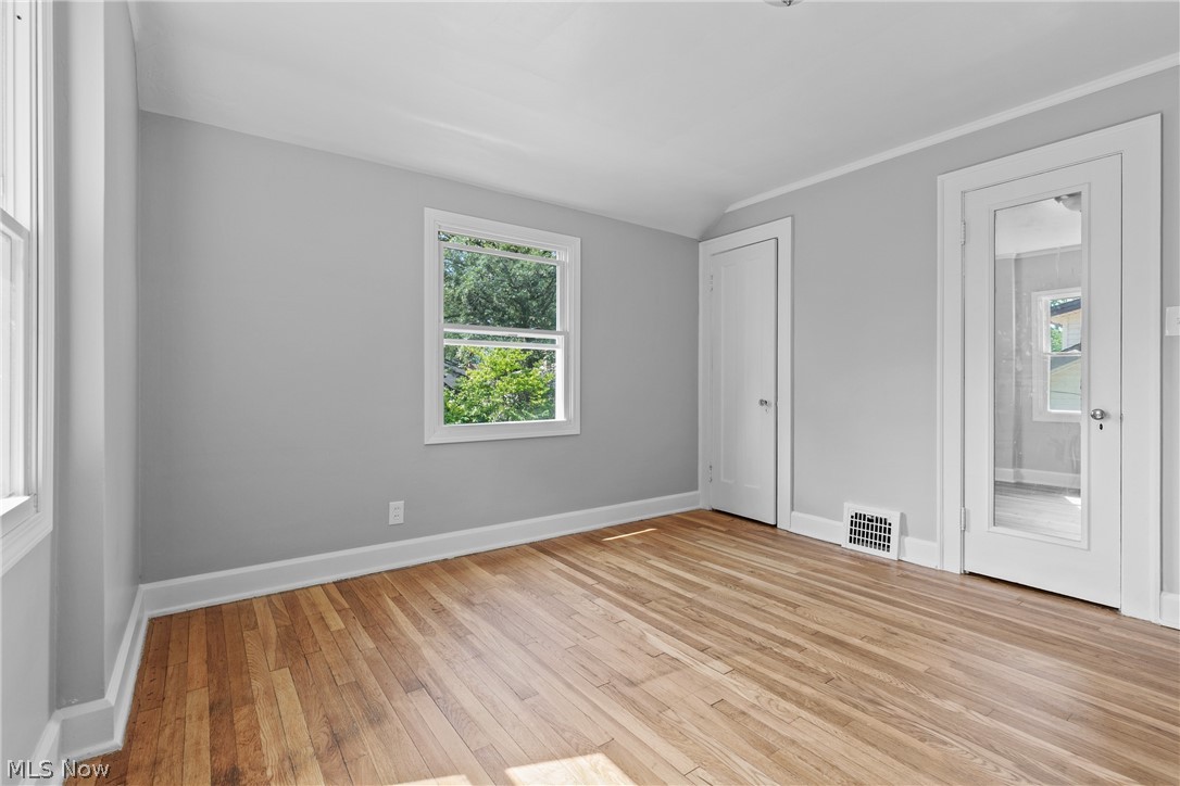 18219 Cornwall Road Cleveland, OH 44119 - Photo 22 of 32 Gallery Image 22