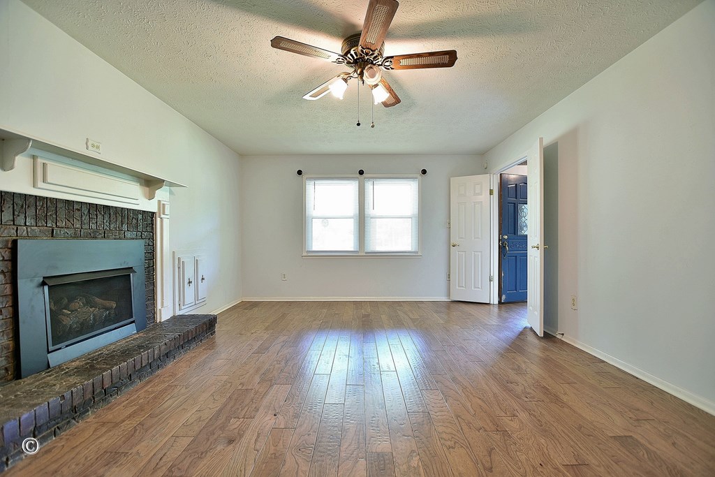 1169 Pineknot Road Box Springs, GA 31801 - Photo 11 of 33 Living Room