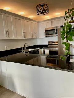 $2,350 | 1030 North State Street, Unit 6F, Chicago, IL 60610