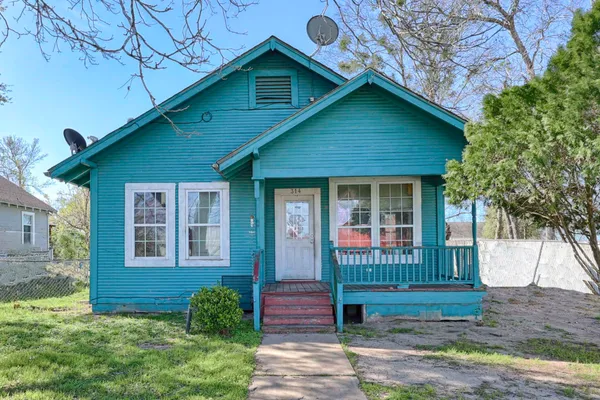 $179,500 | 314 Baumgarten Street, Schulenburg, TX 78956