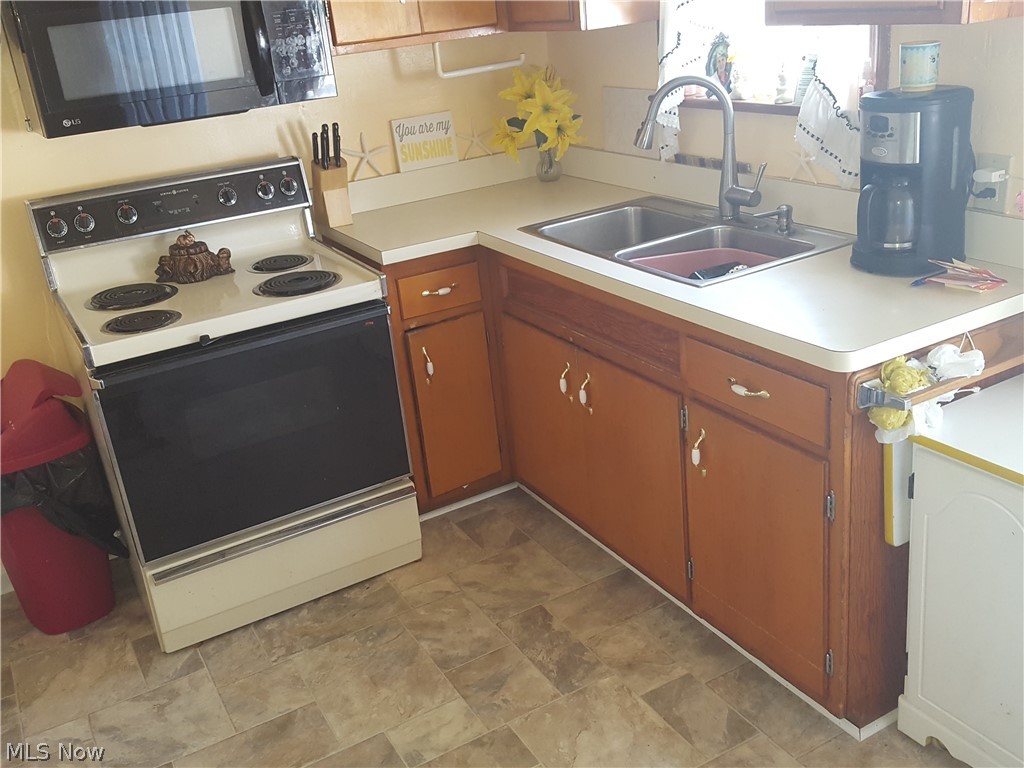 29945 Enid Road Wickliffe, OH 44092 - Photo 5 of 25 Gallery Image 5