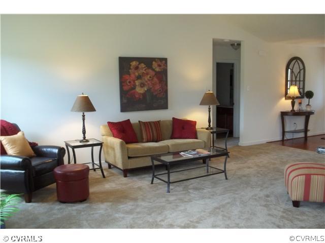 3964 Lost Mill Road Powhatan, VA 23139 - Photo 17 of 24 Den/Family/Great Room - Model photo - great room v