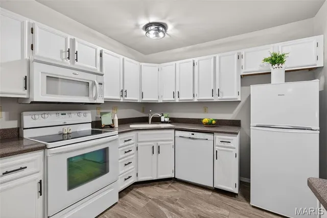 $130,000 | 2331 Kratky Road, Unit E, St. Louis, MO 63114