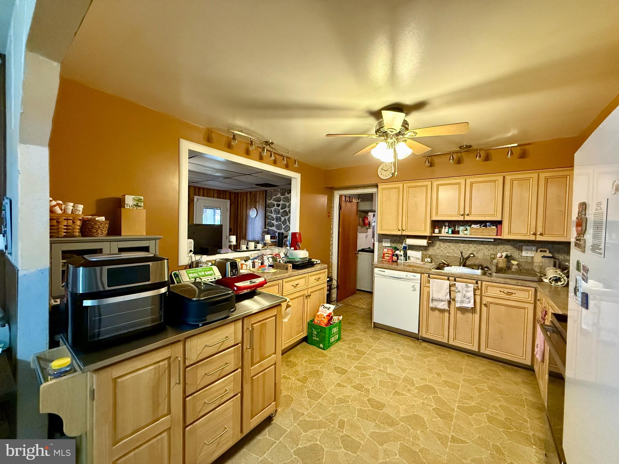 29866 Jefferson Road Mechanicsville, MD 20659 - Photo 17 of 43 a kitchen with counter top space cabinets and appliances