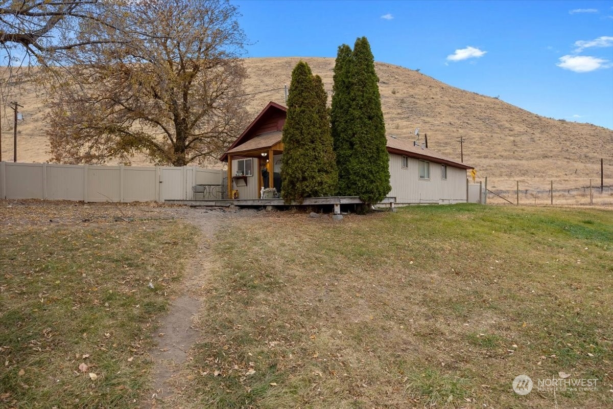 3931 South Wenas Road Selah, WA 98942 - Photo 17 of 30 Gallery Image 17