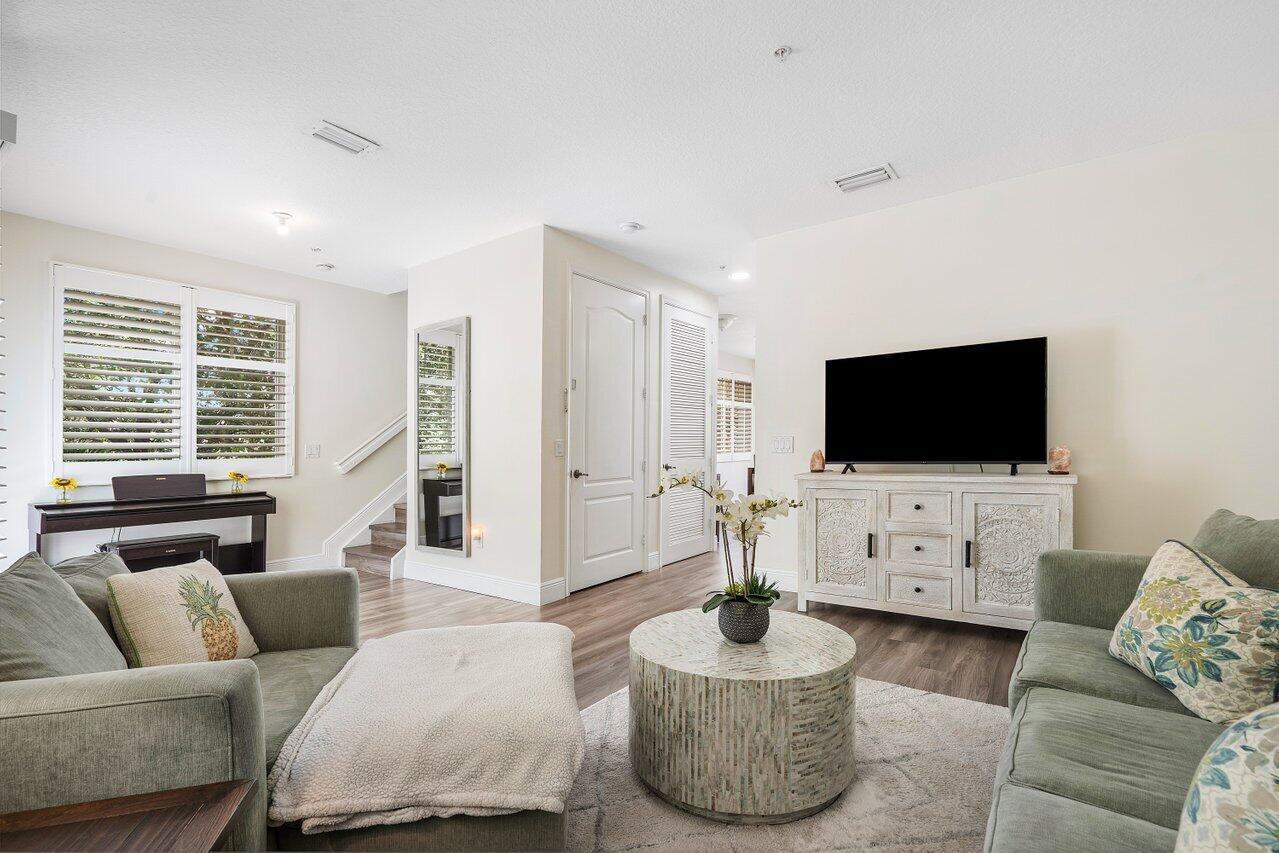 3817 Northwest 5th Terrace Boca Raton, FL 33431 - Photo 8 of 23 019-3817Northwest5thTerrace-BocaRaton-FL