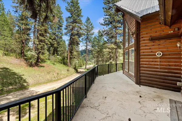 $899,250 | 11 Forest Trail Road, Garden Valley, ID 83622