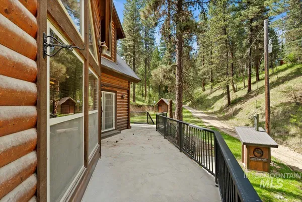 $899,250 | 11 Forest Trail Road, Garden Valley, ID 83622