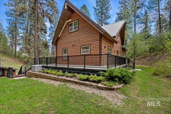 $899,250 | 11 Forest Trail Road, Garden Valley, ID 83622