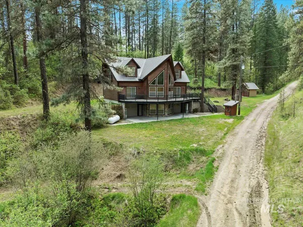 $899,250 | 11 Forest Trail Road, Garden Valley, ID 83622