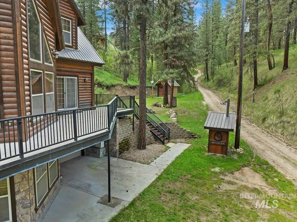 $899,250 | 11 Forest Trail Road, Garden Valley, ID 83622
