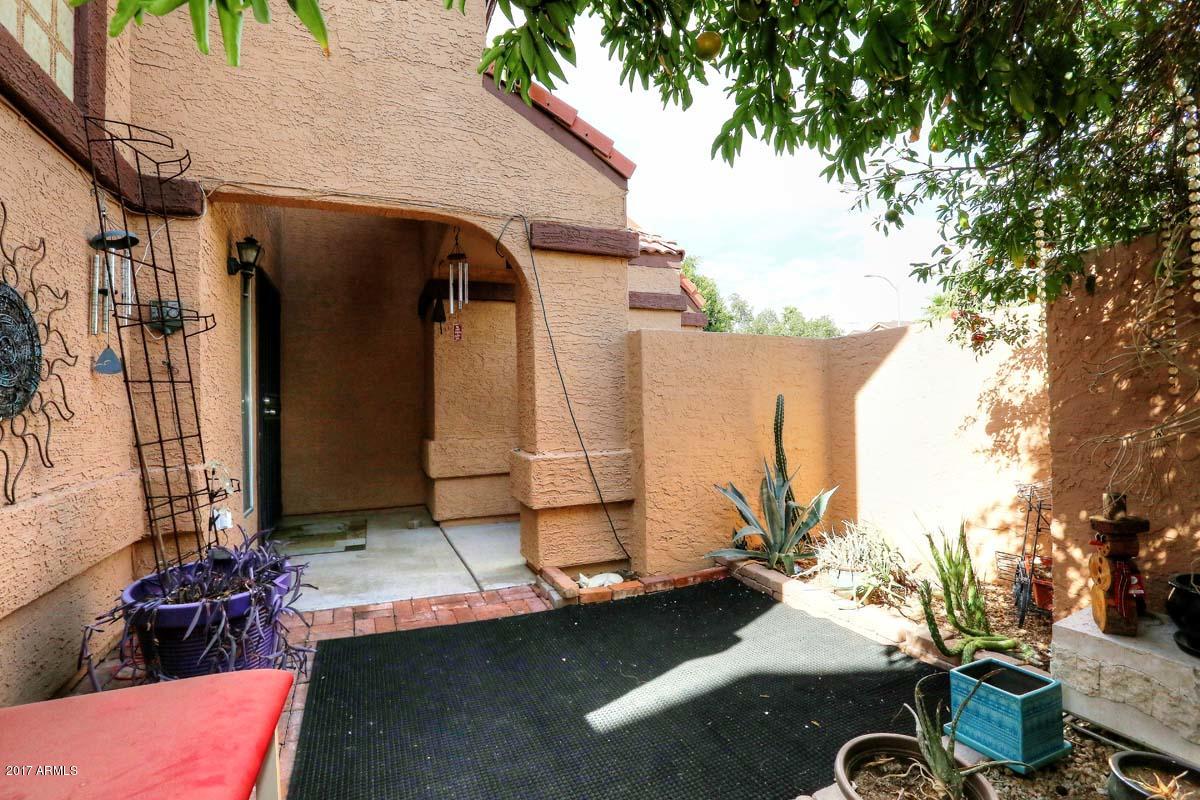 601 East Utopia Road Phoenix, AZ 85024 - Photo 3 of 26 Courtyard