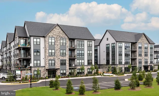 $628,482 | 23664 Havelock Walk Terrace, Unit 205, Ashburn, VA 20148