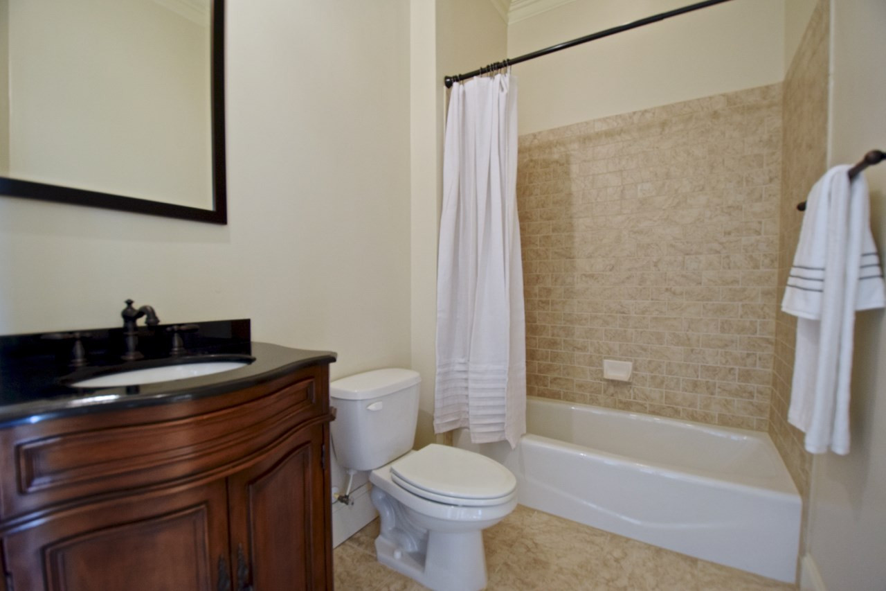 8621 Baybridge Wynd Raleigh, NC 27613 - Photo 22 of 25 Full bath on main level