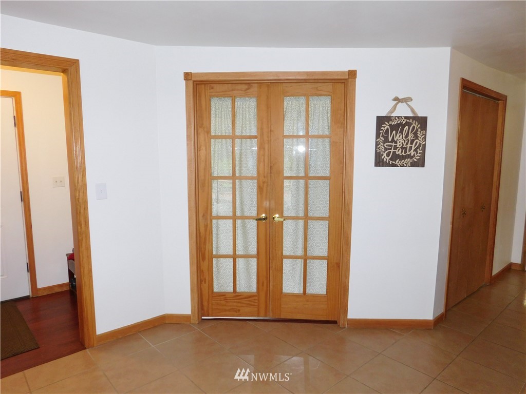 2902 Jackson Highway Chehalis, WA 98532 - Photo 11 of 32 a view of front door