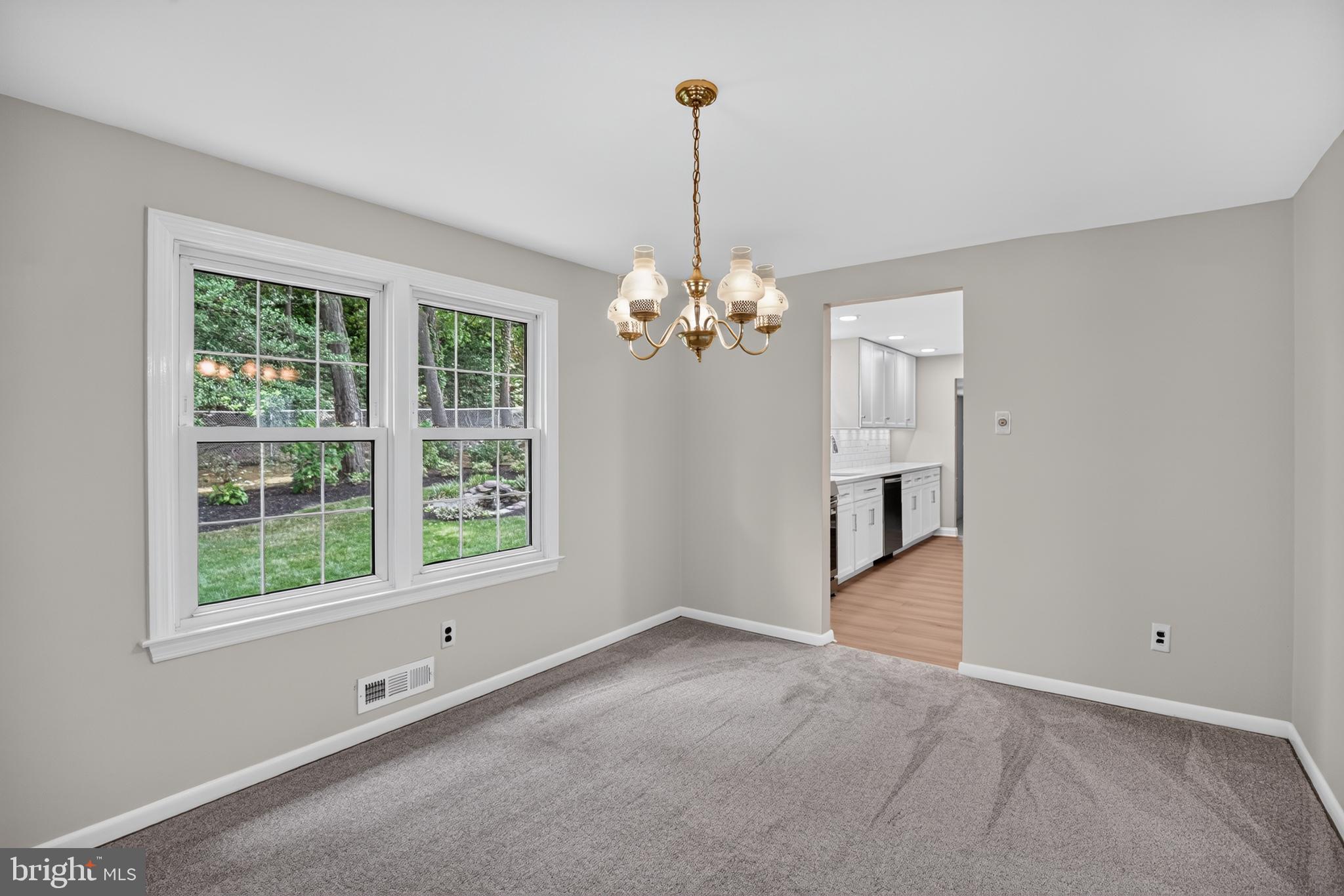 549 Covered Bridge Road Cherry Hill, NJ 08034 - Photo 6 of 45