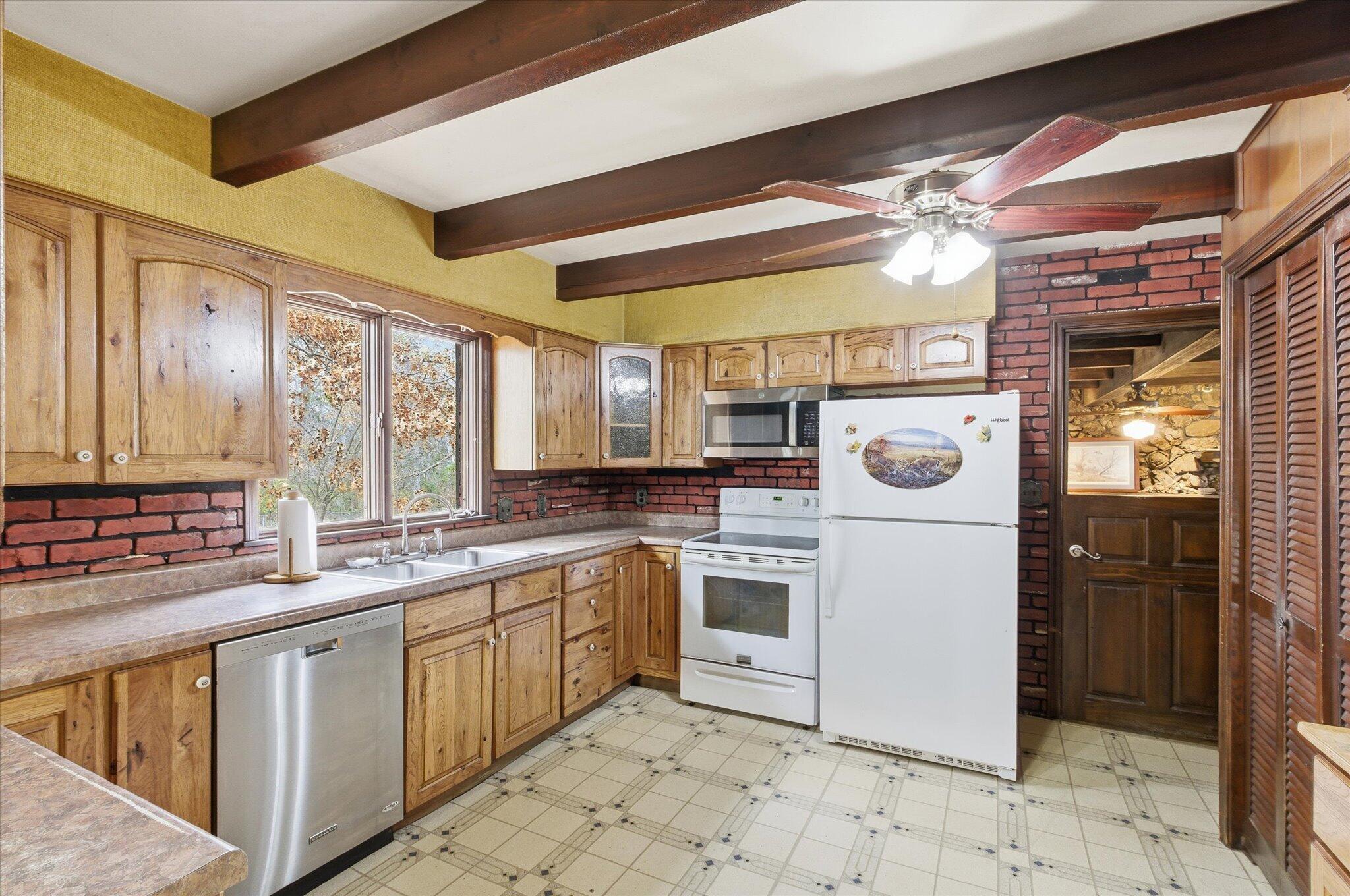 6424 Rte O Fulton, MO 65251 - Photo 13 of 38 kitchen