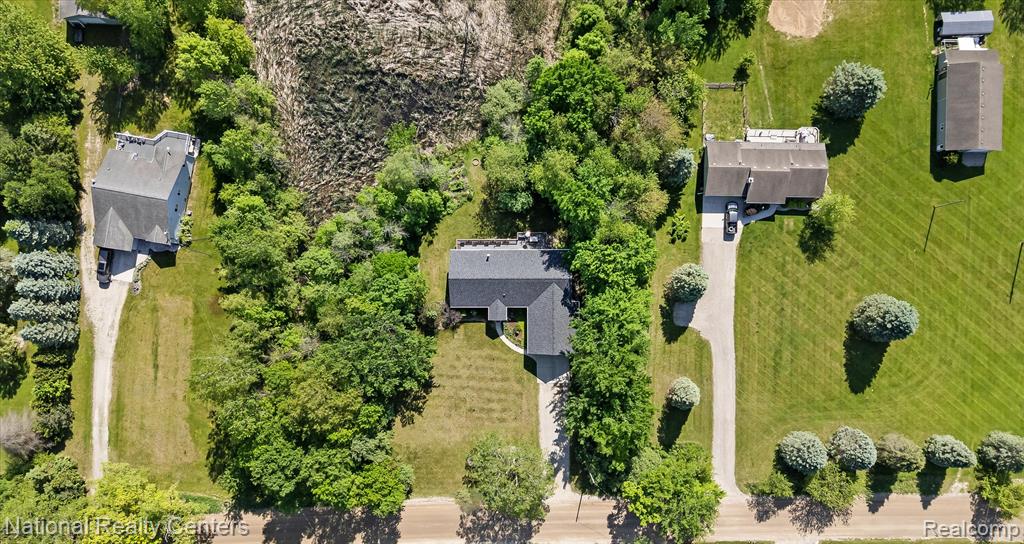 15379 Bird Road Linden, MI 48451 - Photo 34 of 39